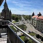 Center With Balcony Apartment *