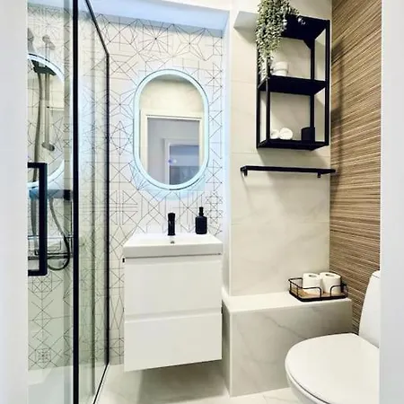 Center With Balcony *