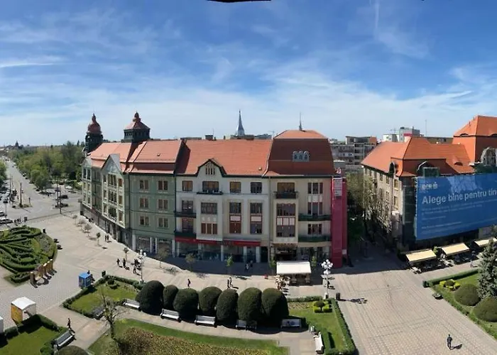 Center With Balcony *