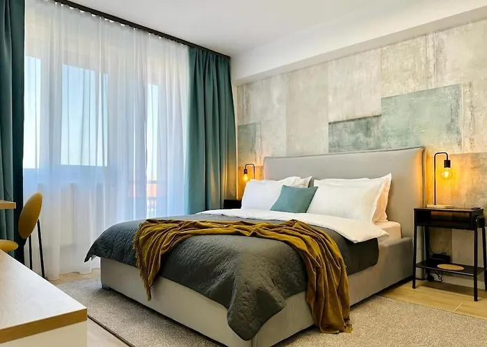 Apartment Center With Balcony *