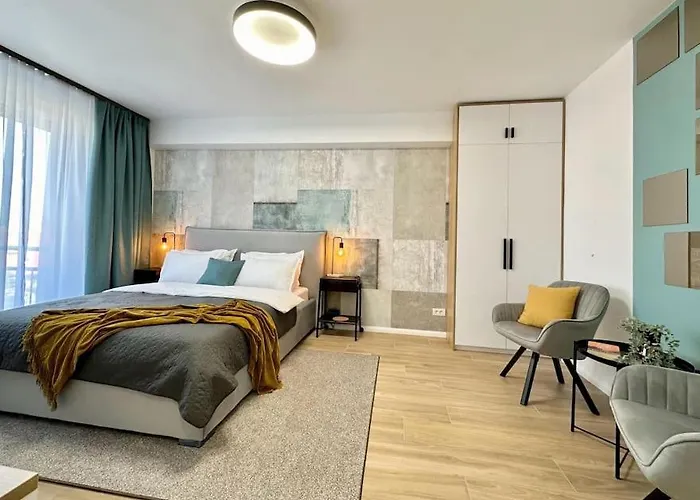 Apartment Center With Balcony *