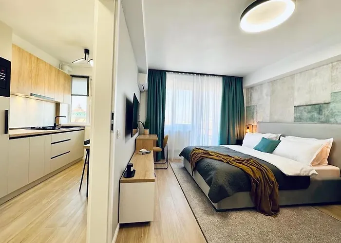 Center With Balcony *