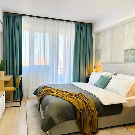 Center With Balcony *