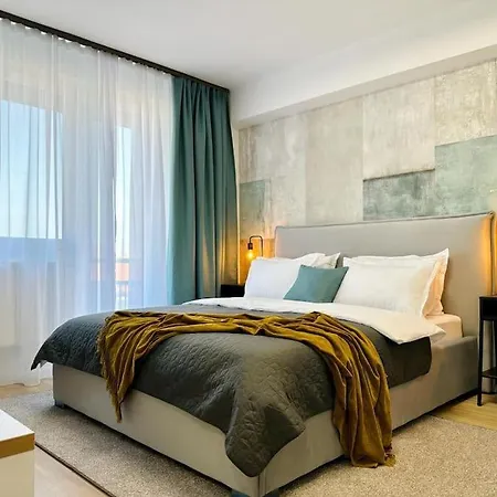 公寓 Center With Balcony *