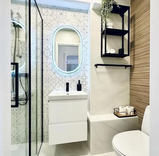 Center With Balcony *